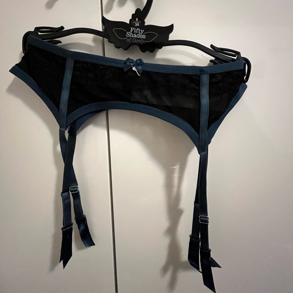 NWT Fifty Shades of Grey Garter Belt 4
